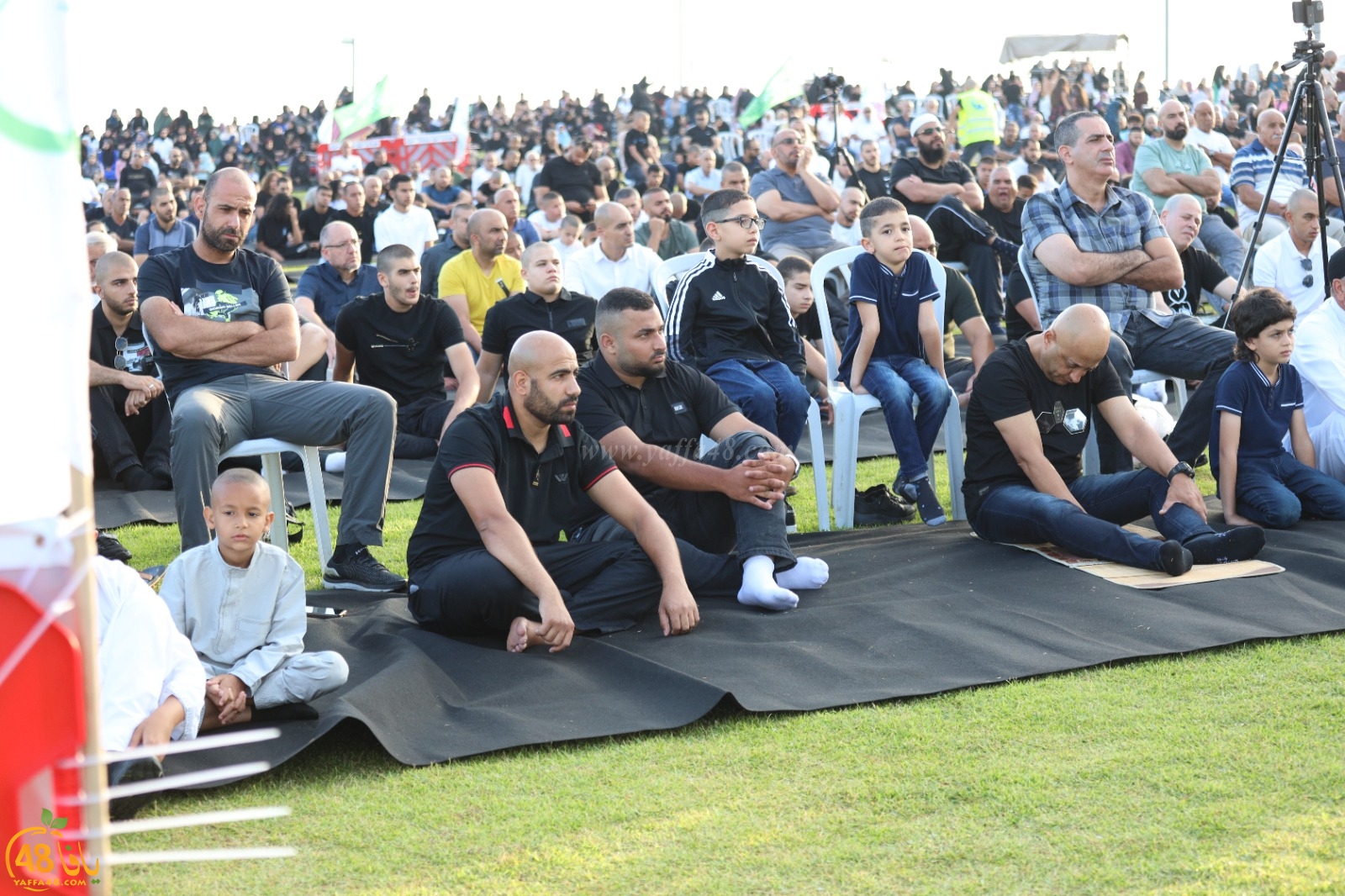 أهالي يافا يؤدون صلاة عيد الأضحى المبارك في متنزه العجمي